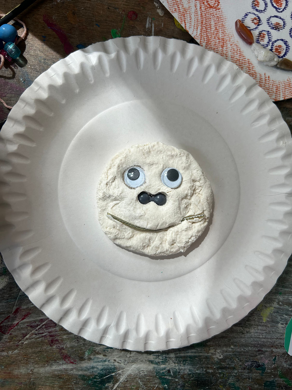 Gesicht aus Salzteig geformt