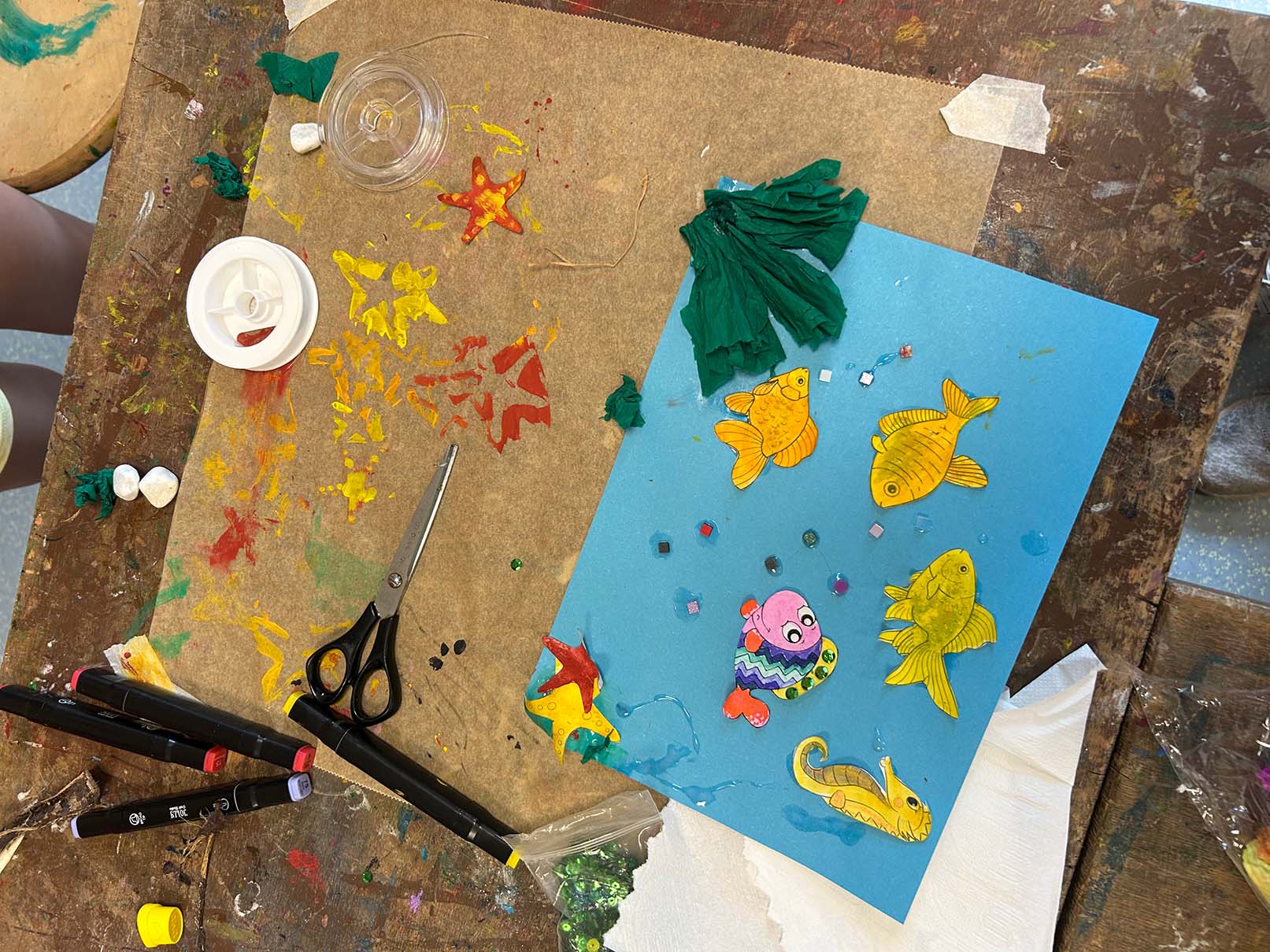 Selbstgemachtes Meeresbild mit Fischen